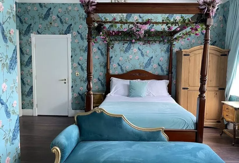 Hotelli Rainhill Hall