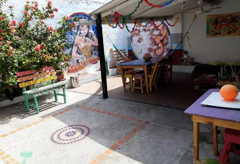 پانسیون Casa Aluna Hostel