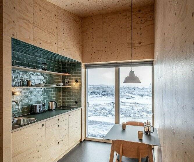 Aska Modern Cabin