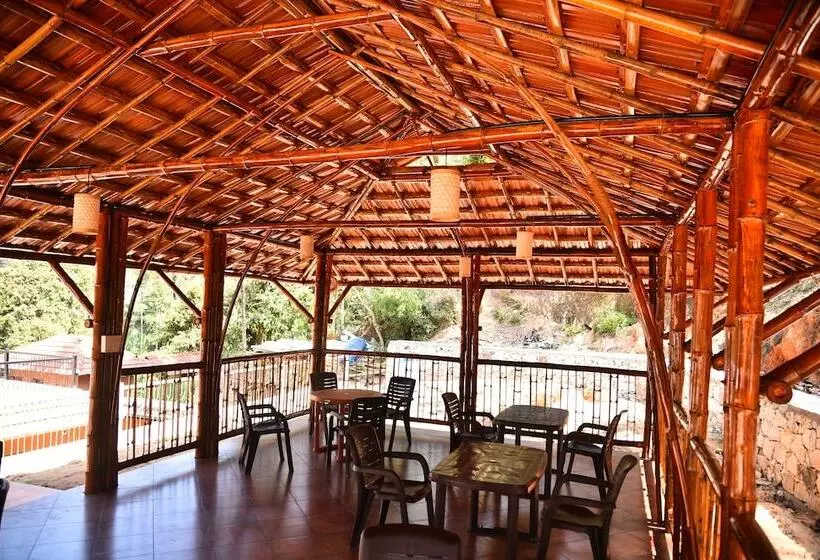 Hotelli Chembra Adobe