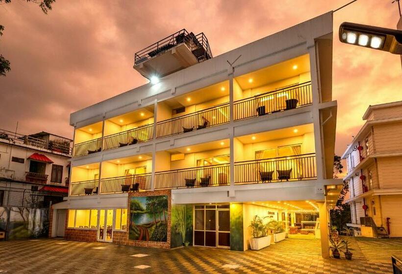 ホテル Cloud Castle Resort And Spa Munnar