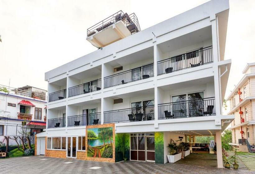 ホテル Cloud Castle Resort And Spa Munnar