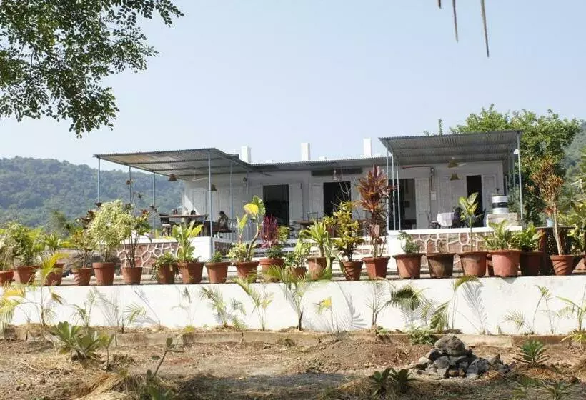 Hotelli Jenjon Wood County Phansad Alibaug