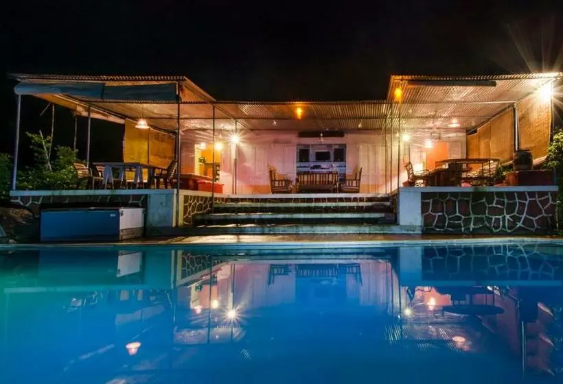 Hotelli Jenjon Wood County Phansad Alibaug