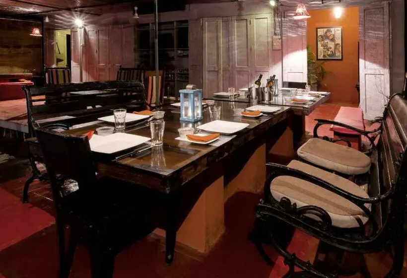 Hotelli Jenjon Wood County Phansad Alibaug