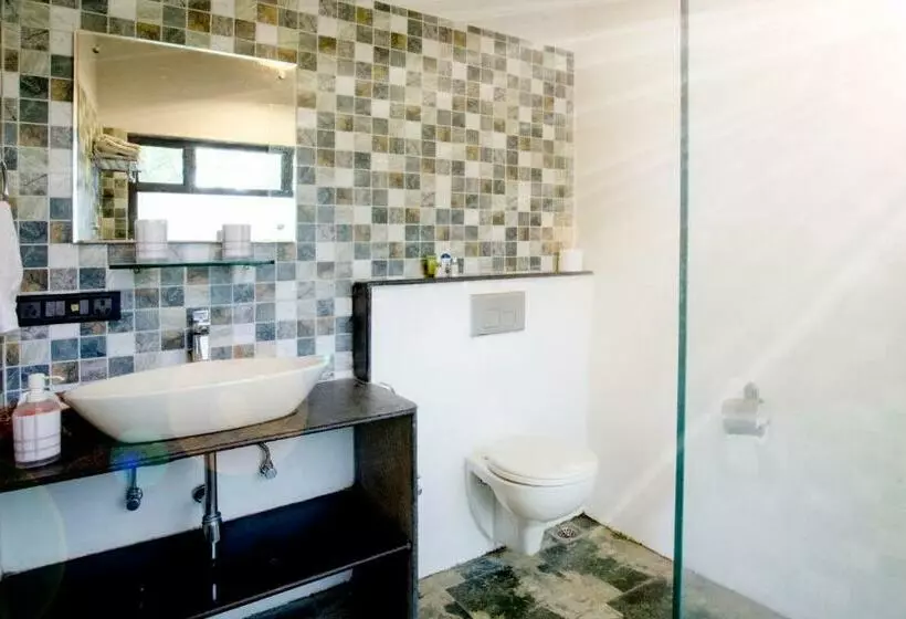 Hotelli Jenjon Wood County Phansad Alibaug