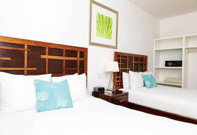 هتل La Placita Inn
