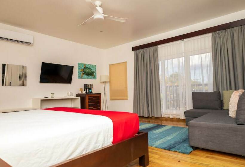 هتل La Placita Inn