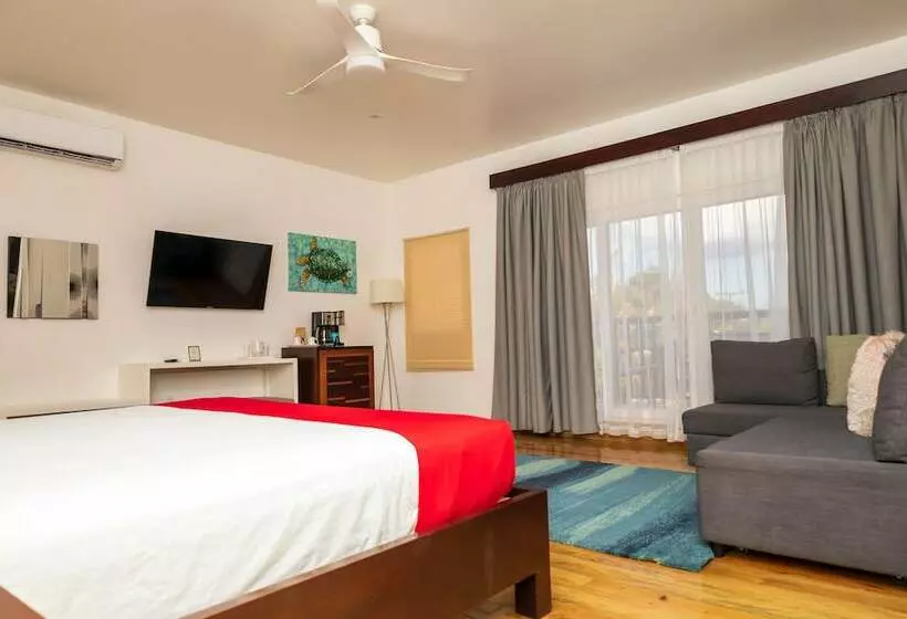 هتل La Placita Inn