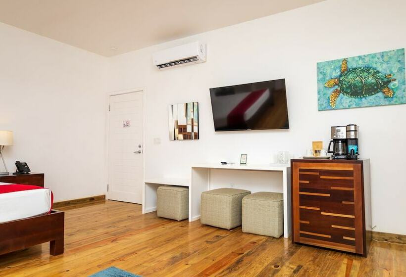 هتل La Placita Inn