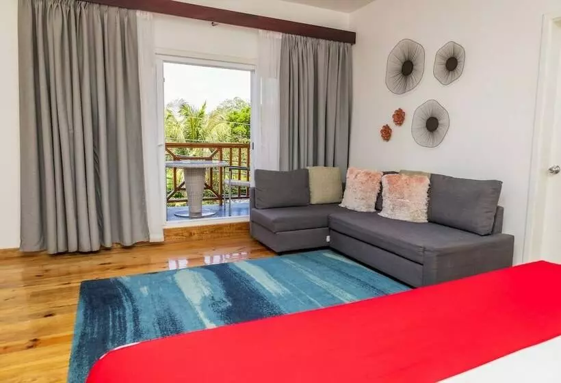 هتل La Placita Inn