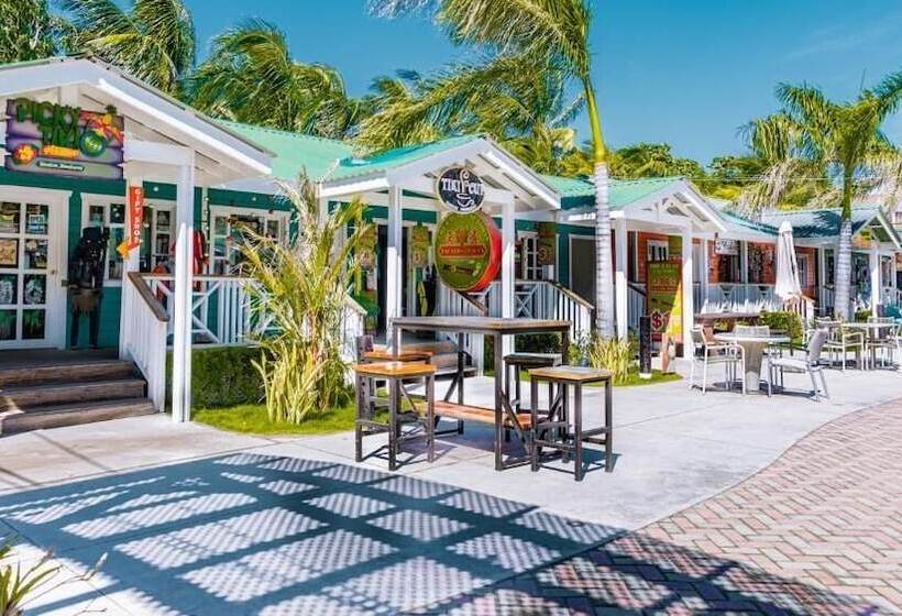 هتل La Placita Inn