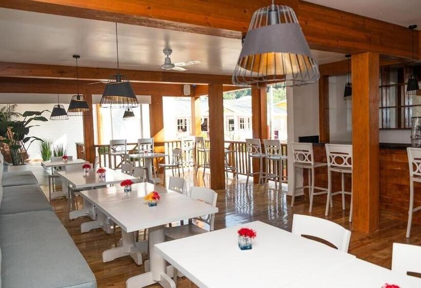 هتل La Placita Inn