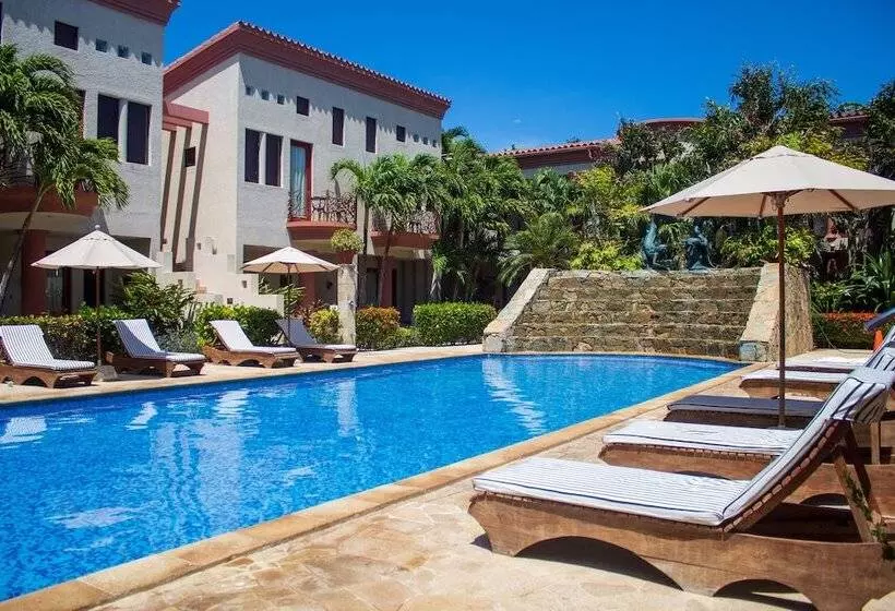 هتل La Placita Inn