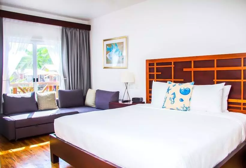 هتل La Placita Inn
