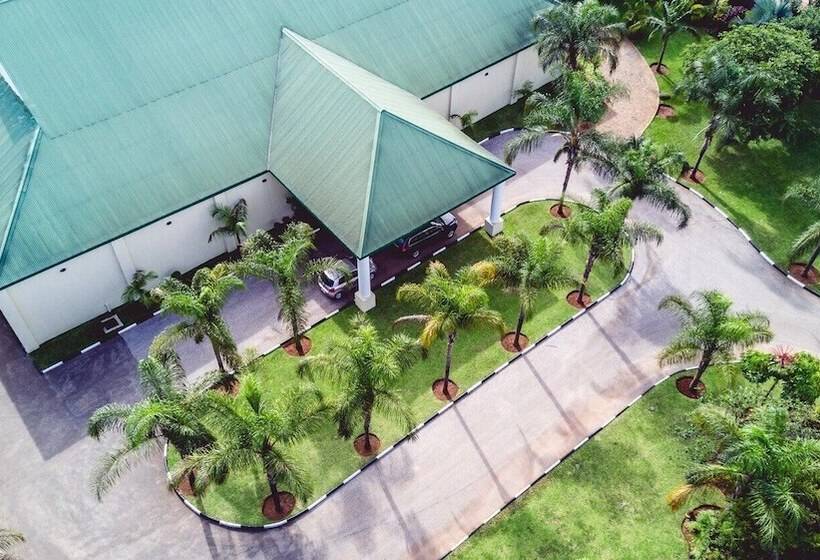 هتل Sandy's Creations Resort