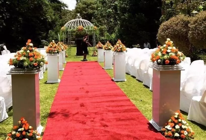 Hotelli Sandy's Creations Resort