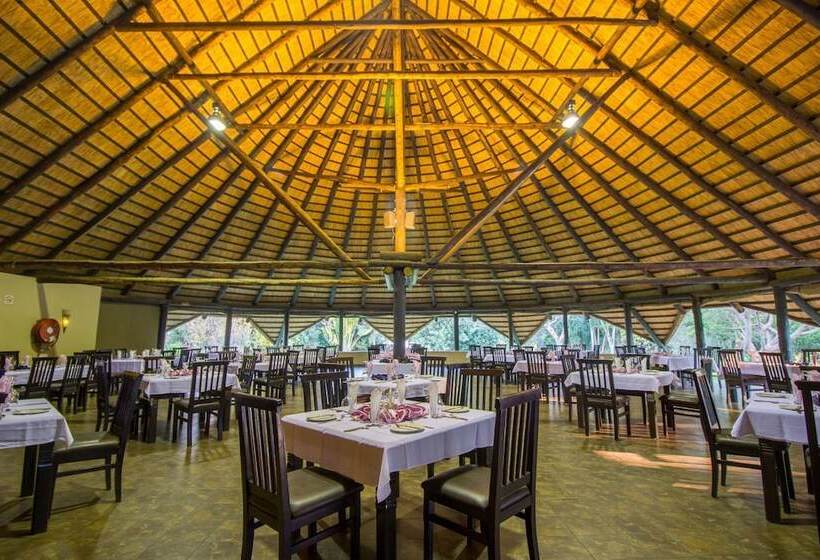 هتل Sandy's Creations Resort