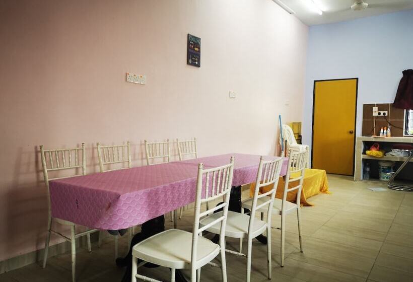 בית מלון כפרי Spot On 90164 Homestay Al Hafiz