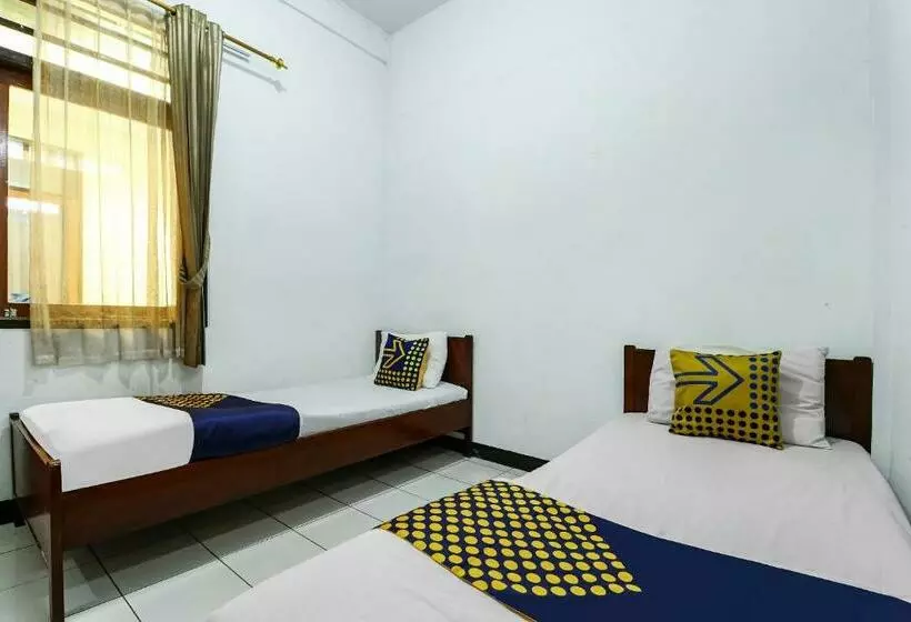 Hotelli Spot On 90921 Wisma Pkpn 2