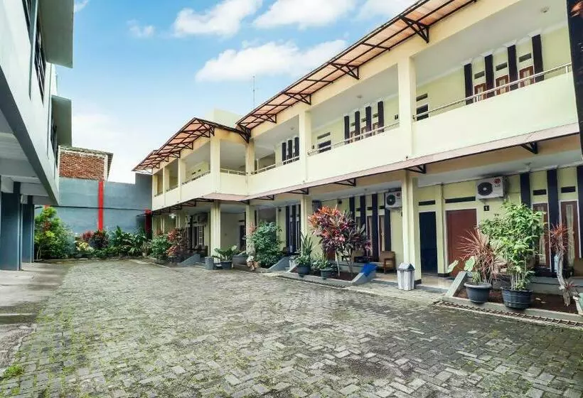 Hotelli Spot On 90921 Wisma Pkpn 2