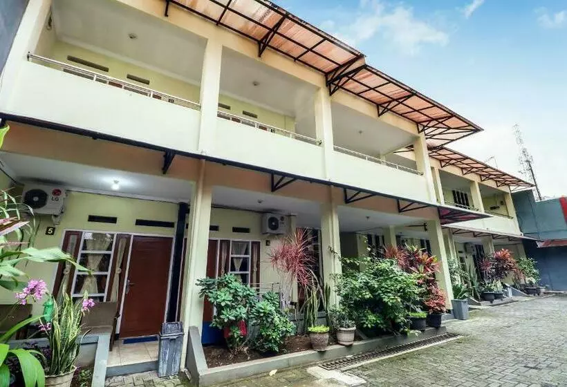 Hotelli Spot On 90921 Wisma Pkpn 2