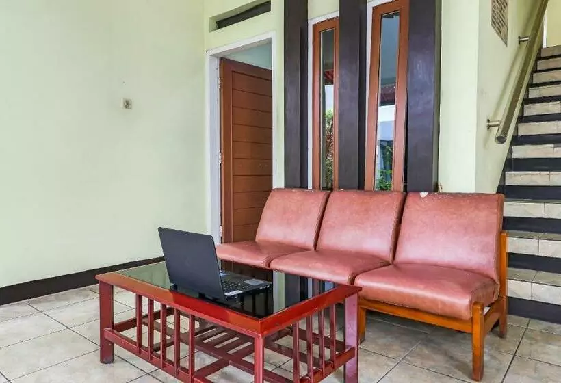 Hotelli Spot On 90921 Wisma Pkpn 2