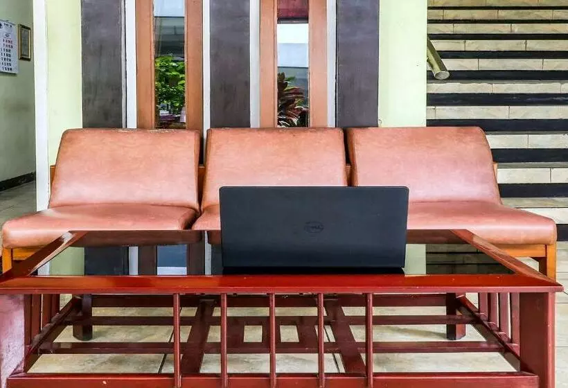 Hotelli Spot On 90921 Wisma Pkpn 2