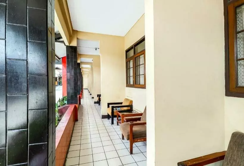 Hotelli Spot On 90921 Wisma Pkpn 2