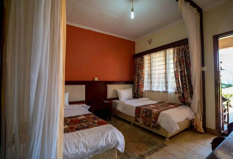 هتل Tsavo Lodge Voi