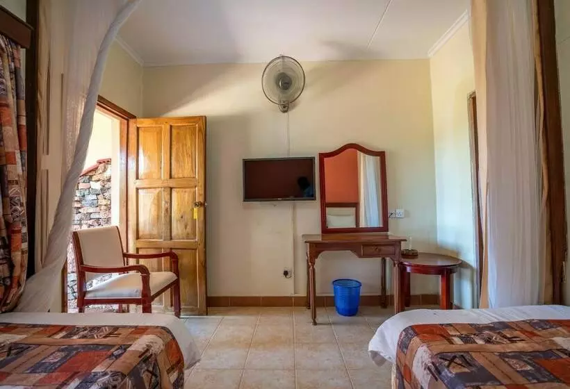 هتل Tsavo Lodge Voi