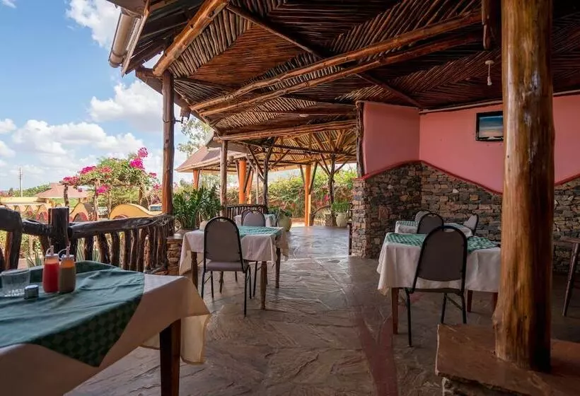 هتل Tsavo Lodge Voi