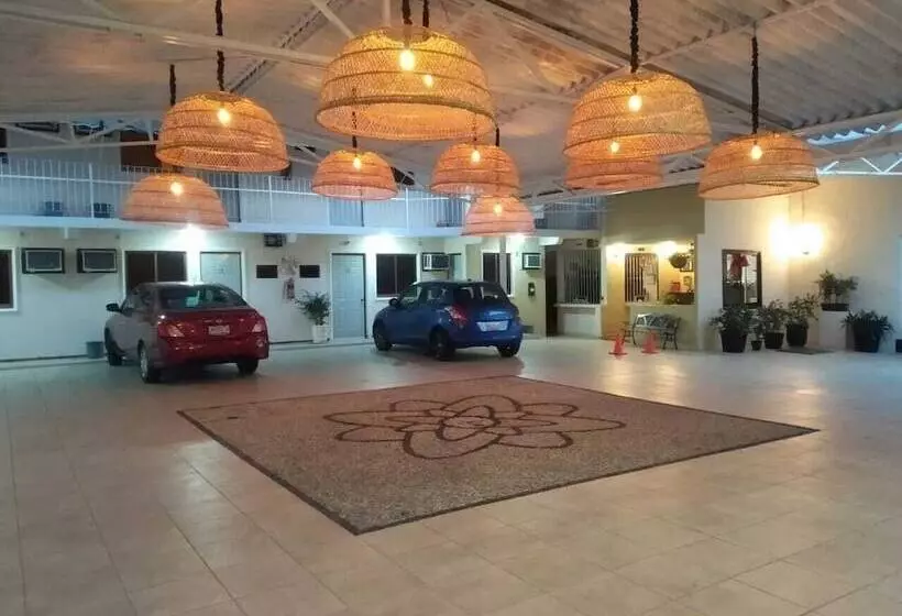 هتل Caracoles Colima