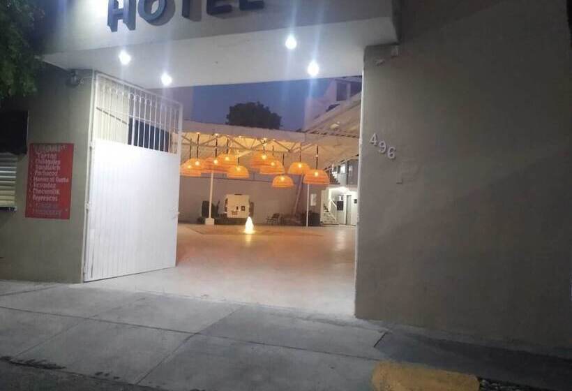 هتل Caracoles Colima