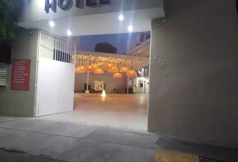 هتل Caracoles Colima