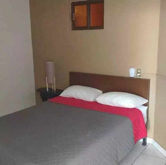 هتل Caracoles Colima