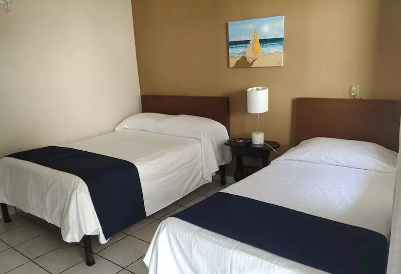 هتل Caracoles Colima