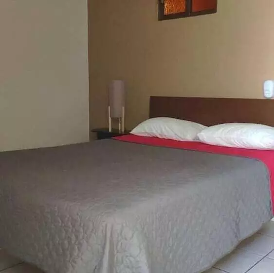 هتل Caracoles Colima