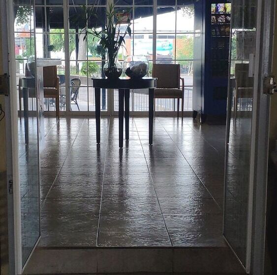 هتل Caracoles Colima