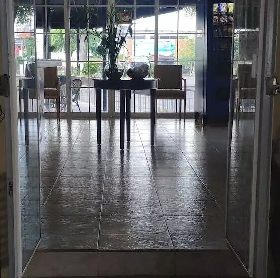 هتل Caracoles Colima