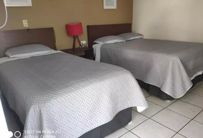 هتل Caracoles Colima