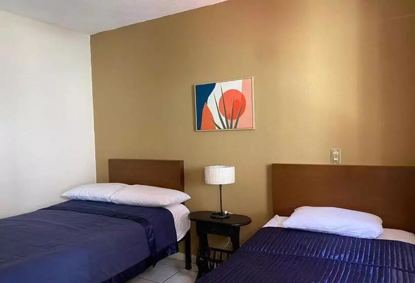 هتل Caracoles Colima