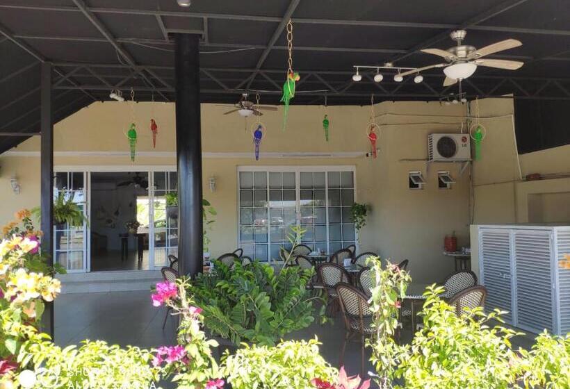 هتل Caracoles Colima