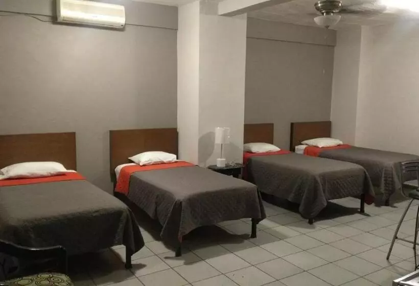 هتل Caracoles Colima