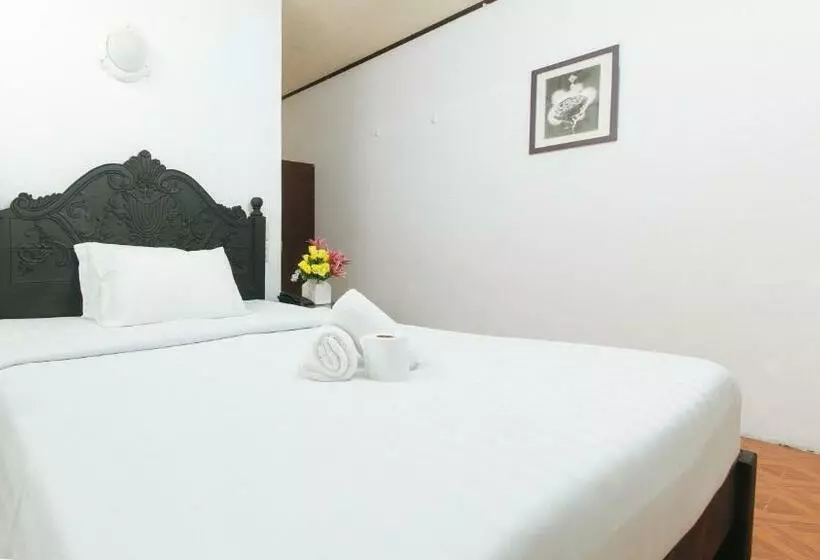 Hotelli Jb S Transient House