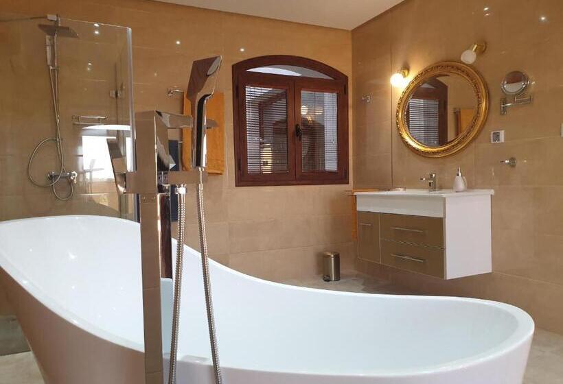 Mahdia   Baghdadi   Laourient Apartments, Restaurant, Café