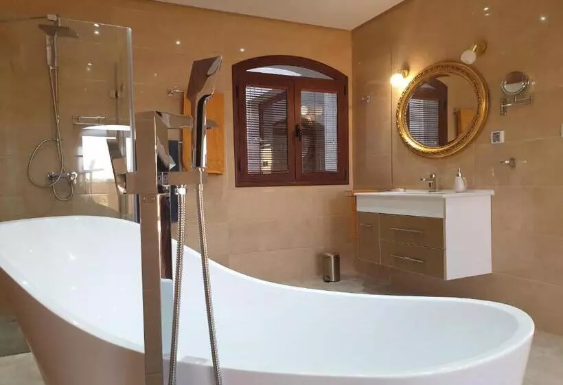 Mahdia   Baghdadi   Laourient Apartments, Restaurant, Café