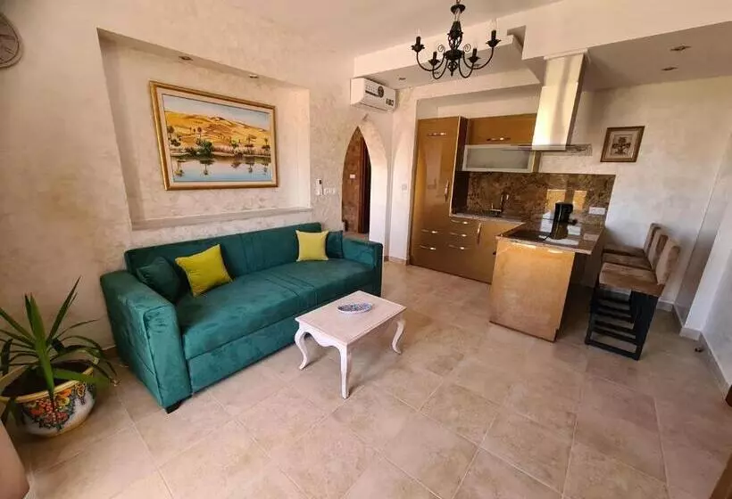 Mahdia   Baghdadi   Laourient Apartments, Restaurant, Café