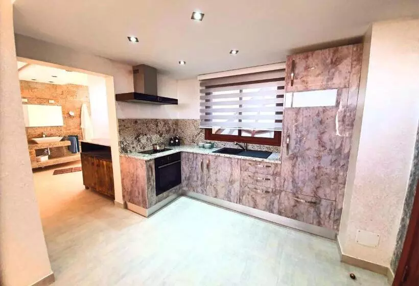 Mahdia   Baghdadi   Laourient Apartments, Restaurant, Café