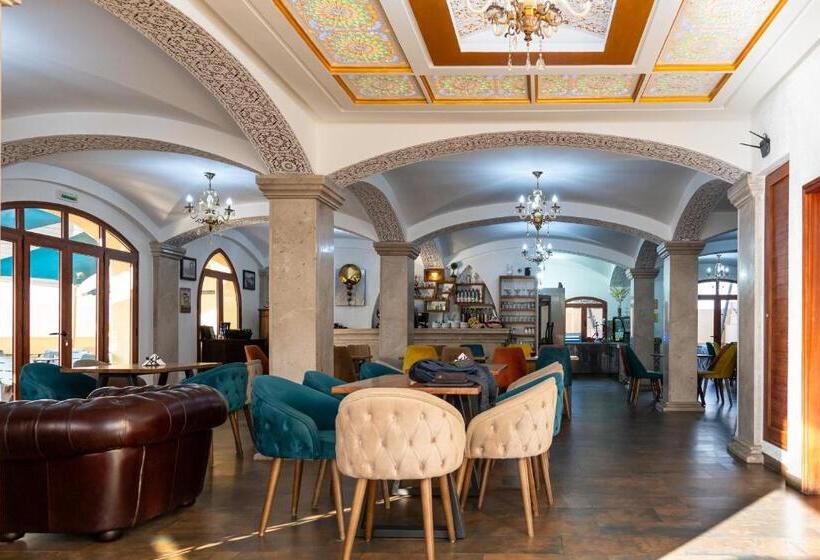 Mahdia   Baghdadi   Laourient Apartments, Restaurant, Café